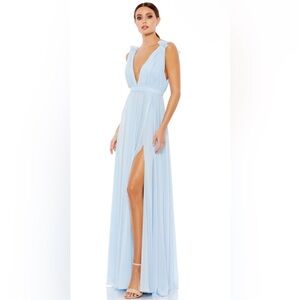 Ieena for Mac Duggal Pleated Chiffon Sleeveless V-
Neck Gown